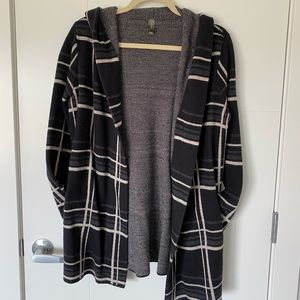 Denver Hayes Cardigan Size Medium